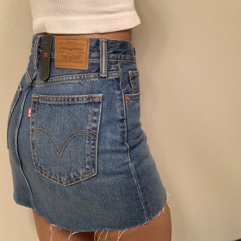 Levi’s premium high rise raw hem denim mini skirt - Picture 3 of 7